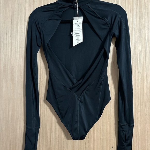 We Are HAH Gloves Off One Piece Swimsuit/Bodysuit, Size XS (v) - Picture 4 of 10